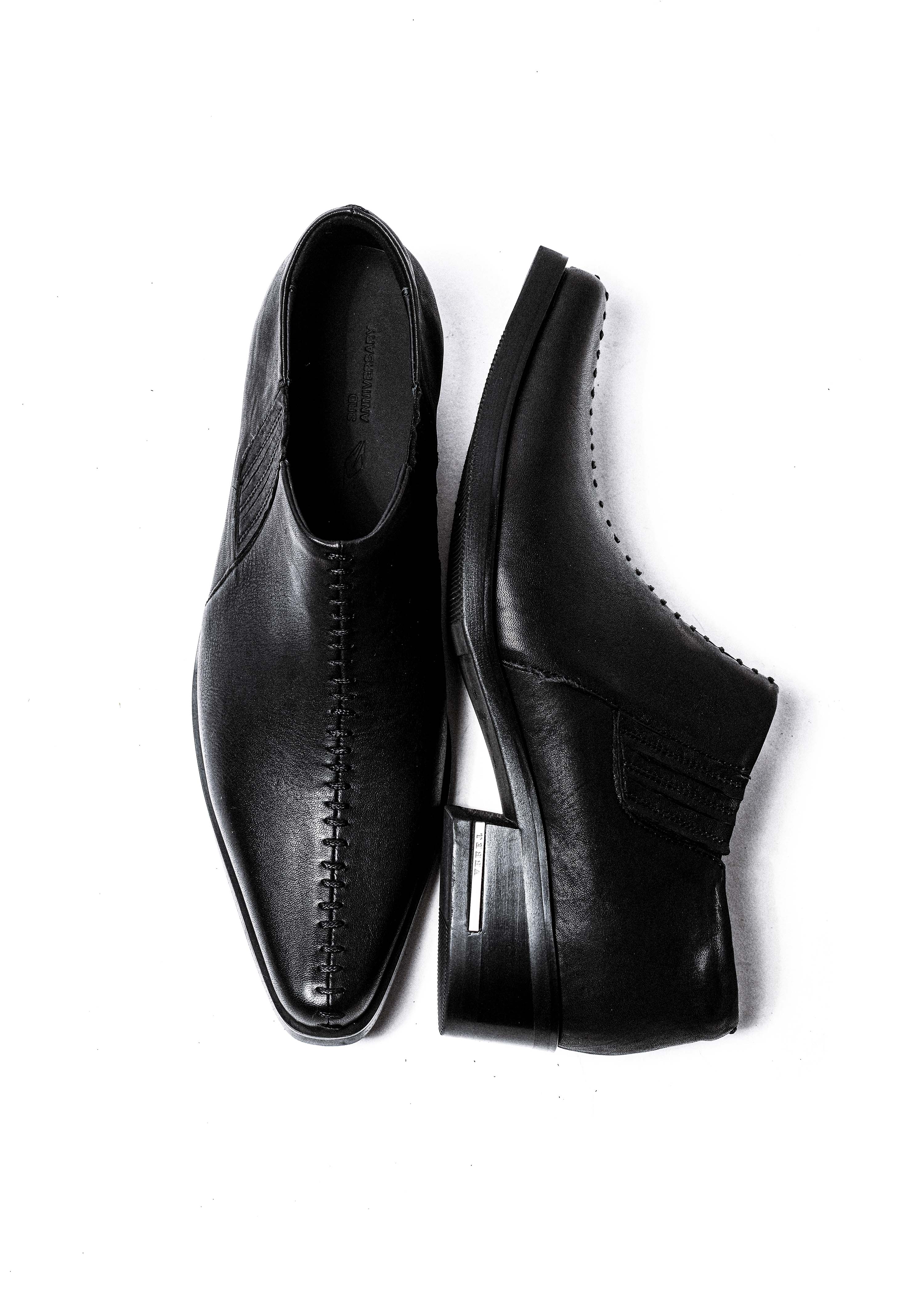 Front Stitch Ankle Boots Black - Image 8
